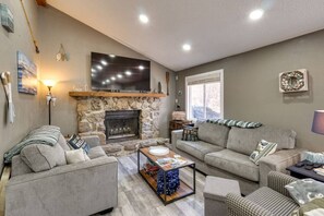 Televisión, chimenea