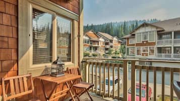 Condo, 2 Bedrooms | Outdoor dining