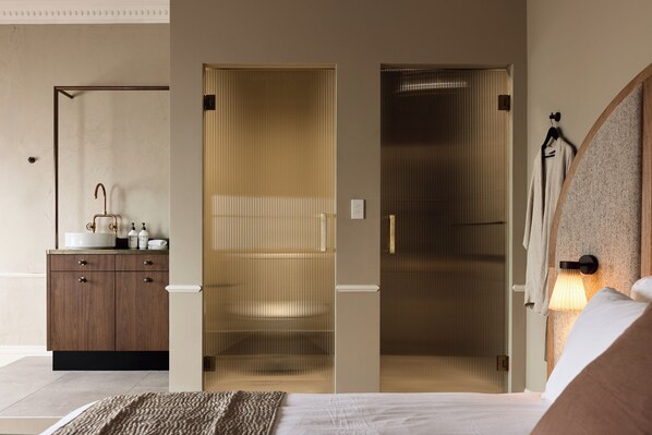 Minibar, Wi-Fi gratuit, draps fournis