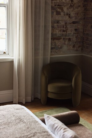 Minibar, wi-fi (inkludert) og sengetøy