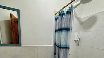 Toallas, jabón, papel higiénico