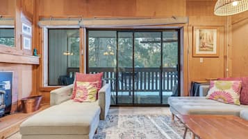 Condo, 1 Bedroom | Living area | Smart TV