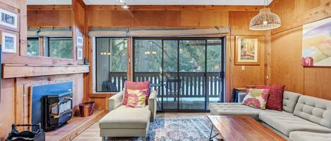 Condo, 1 Bedroom | Living area | Smart TV