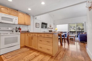 Condo, 2 Bedrooms | Private kitchen