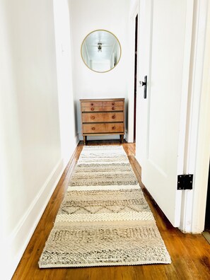 Interior - Charming 1-bedroom house in lovely Mid-City Los Angeles (Los Angeles)