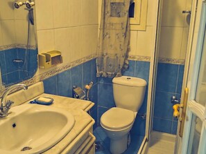 Apartment, 4 Bedrooms, Smoking, Balcony | Bathroom - Charming 4 Room Apartment in Nasr City, Cairo (Cairo)