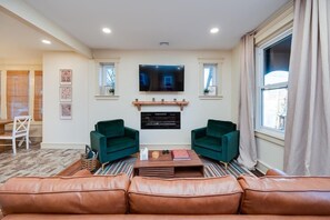 Smart TV, fireplace, offices