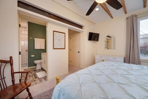 5 habitaciones, escritorio, tabla de planchar con plancha y wifi 