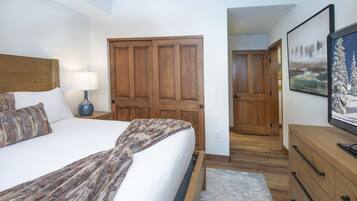 Condo, 2 Bedrooms