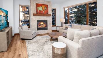 Condo, 2 Bedrooms | Living area | Smart TV