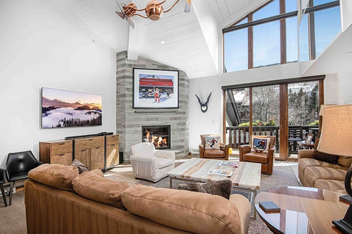 Condo, 4 Bedrooms | Living area