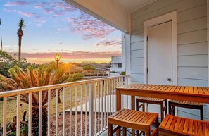 Outdoor dining - New List 2BR/2BA - Gulf View Steps to Gulf Sleep 6 Full Renovation (Santa Rosa Beach)