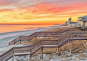 On the beach, sun loungers, beach towels - New List 2BR/2BA - Gulf View Steps to Gulf Sleep 6 Full Renovation (Santa Rosa Beach)