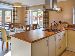 Dishwasher, cookware/dishes/utensils