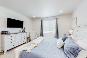 House, Smoking - Bear Lake Haus Luxury Bear Lake Retreat (Garden City)