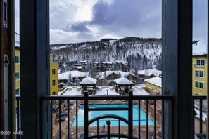 Condo, 4 quartos | Parte interna