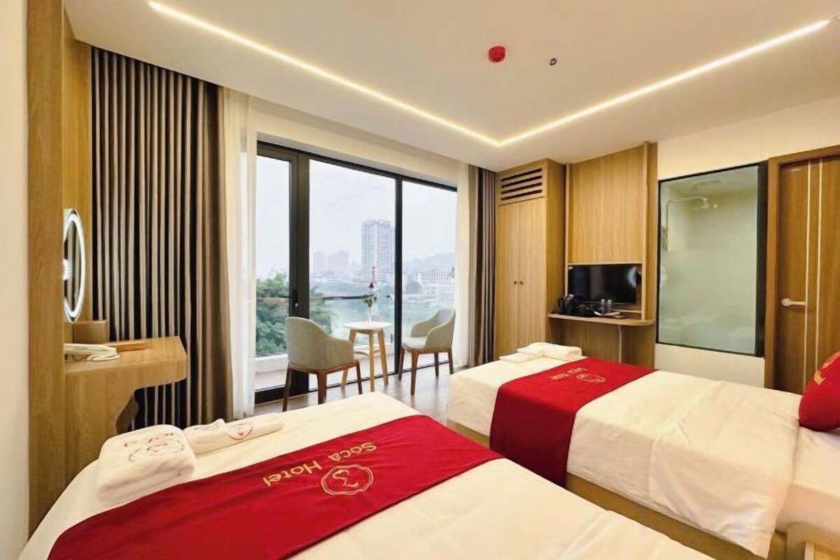 Desk, laptop workspace, free WiFi, bed sheets