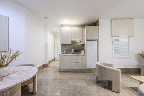 Fridge, microwave, coffee/tea maker, electric kettle