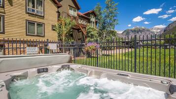 Condo, 2 Bedrooms | Outdoor spa tub