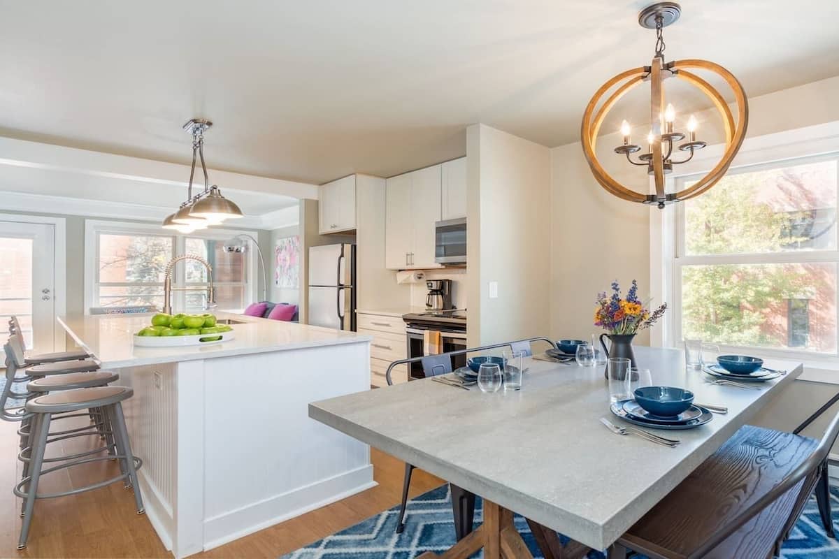 Condo, 2 Bedrooms | Dining
