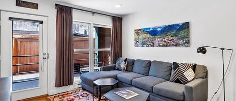 Condo, 2 Bedrooms | Living area