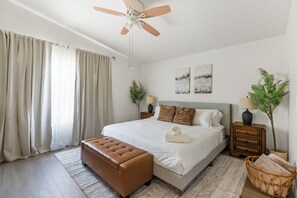 5 chambres, fer et planche à repasser, Wi-Fi, draps fournis