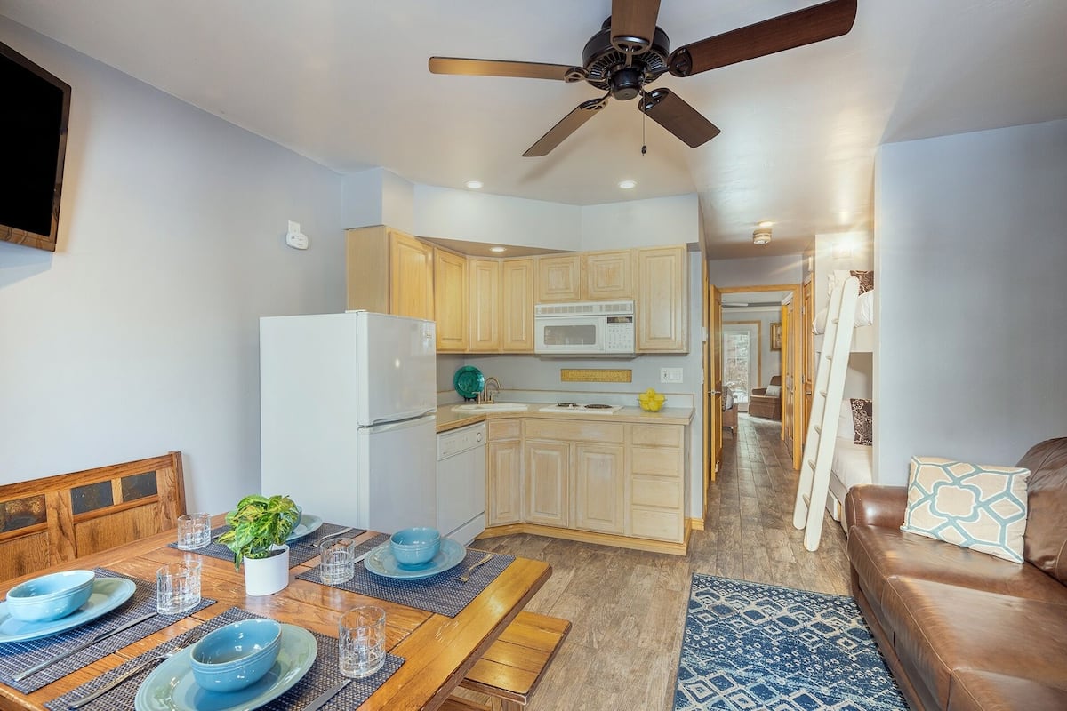 Condo, 1 Bedroom | Interior