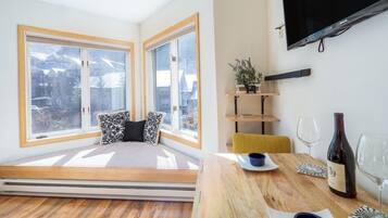 Condo, 1 Bedroom | Interior