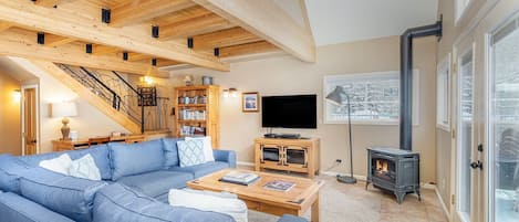Condo, 4 Bedrooms | Living area