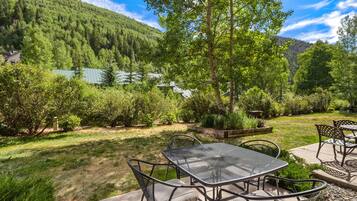 Condo, 1 Bedroom | Outdoor dining