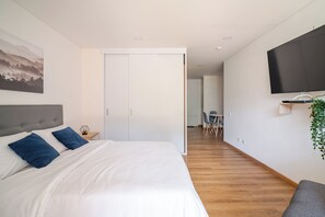 1 chambre, bureau, fer et planche à repasser, Wi-Fi gratuit