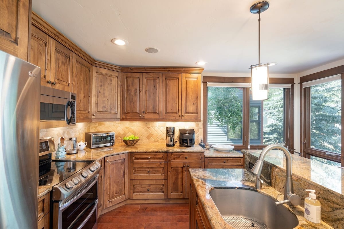 Condo, 1 Bedroom | Private kitchen | Fridge, coffee/tea maker, toaster