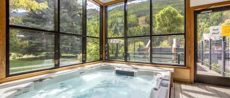 Condo, 3 Bedrooms | Interior