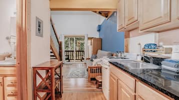 Condo, 1 Bedroom | Interior