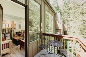 Condo, 2 Bedrooms | Outdoor dining