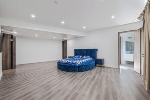 4 chambres, fer et planche Ă repasser, Wi-Fi, draps fournis