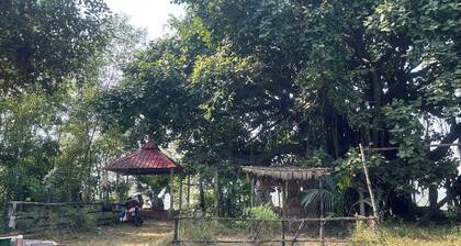 Golok Riverside Retreat