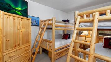 Leilighet, 3 soverom | Strykejern/-brett og wi-fi (inkludert)