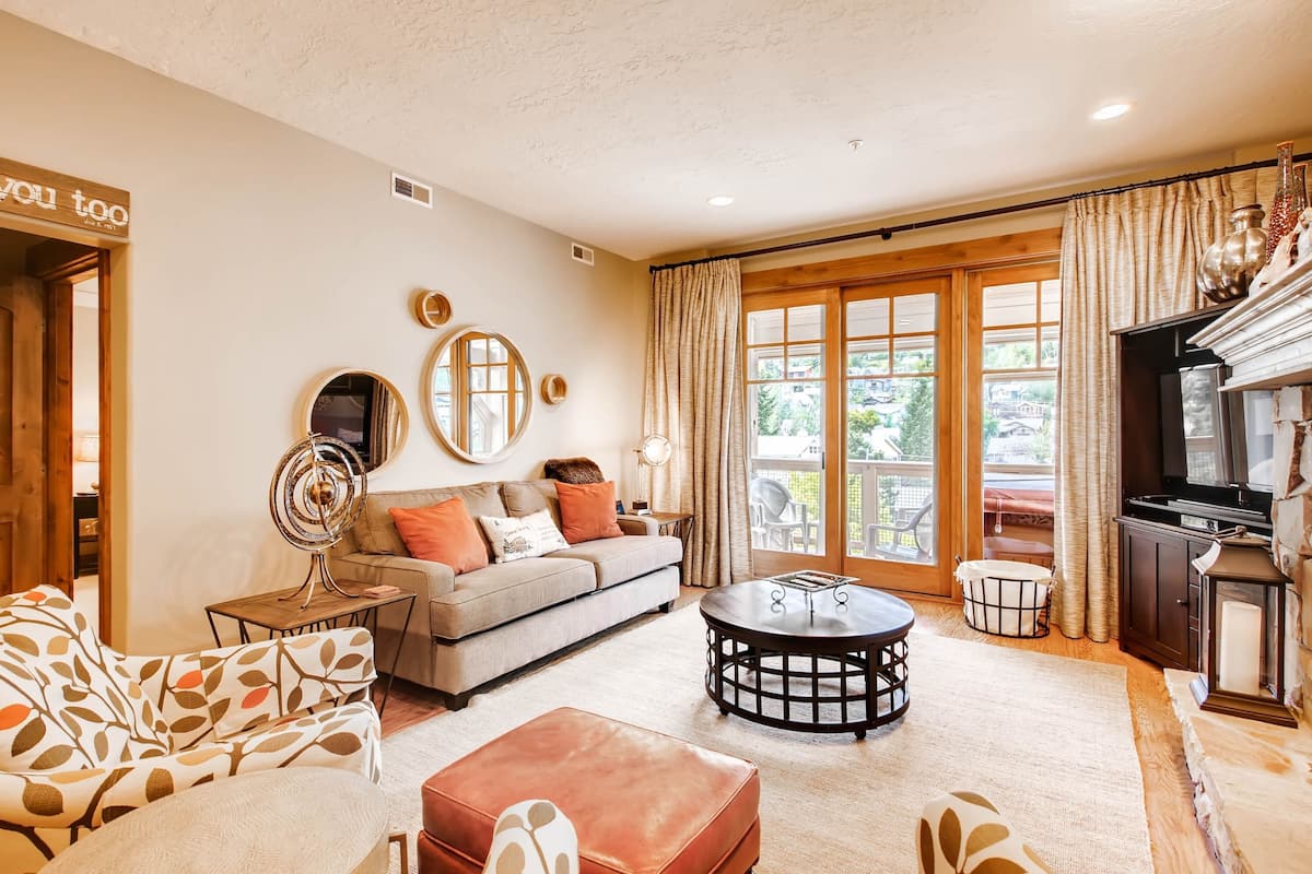 Apartamento, 3 habitaciones | Zona de estar