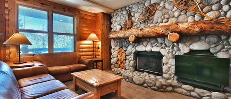 Condo, 2 Bedrooms | Living area