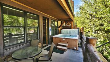 Condo, 4 Bedrooms | Outdoor spa tub