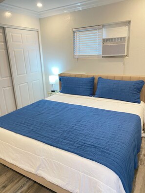 3 bedrooms, iron/ironing board, WiFi, bed sheets - HubCityJewel-KingBed-Fenced Yard-LAX-SoFi-Disneyland (Compton)