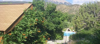 Pack Creek ~ Trails End. Affordable Cabin on the outskirts of Moab
