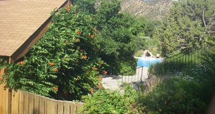 Pack Creek ~ Trails End. Affordable Cabin on the outskirts of Moab