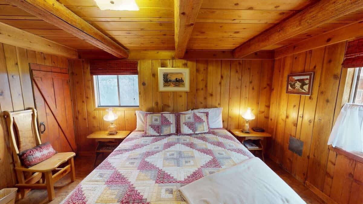 1 bedroom, WiFi (free), bed sheets