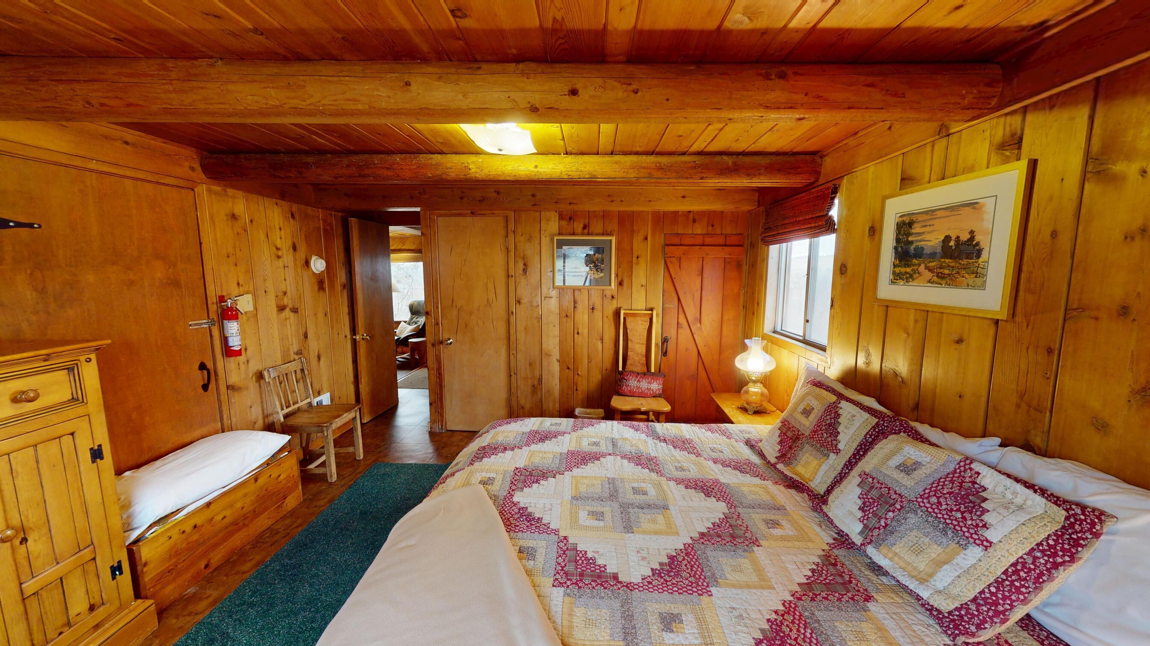 1 室のベッドルーム、WiFi (無料)、ベッドシーツ