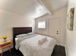 4 soverom, safe på rommet, strykejern/-brett og reiseseng for barn