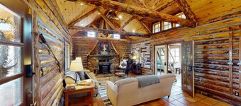 Pack Creek ~ Gate House : Beautiful Fully Renovated Cabin. Copper Soaking Tub. High-End Kitchen