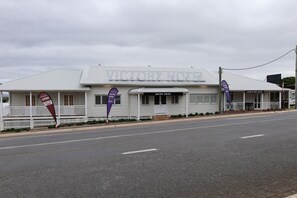 Front of property - Victory Hotel Motel Gympie  (Gympie)