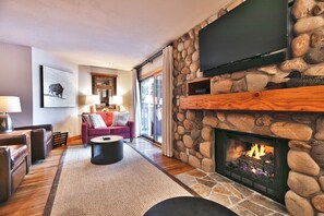 Condo, 2 Bedrooms | Living area
